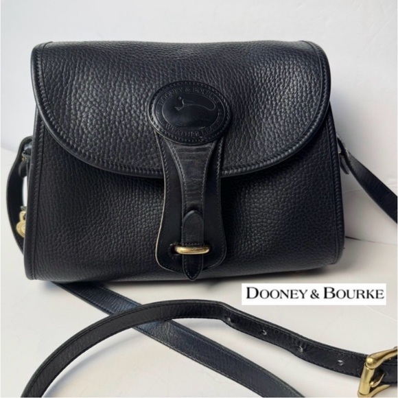 Dooney & Bourke Handbags - Dooney & Bourke Essex Black Shoulder Bag